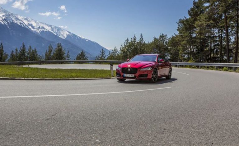 Jaguar XE AWD y Jaguar XF AWD. Preparados para todo
