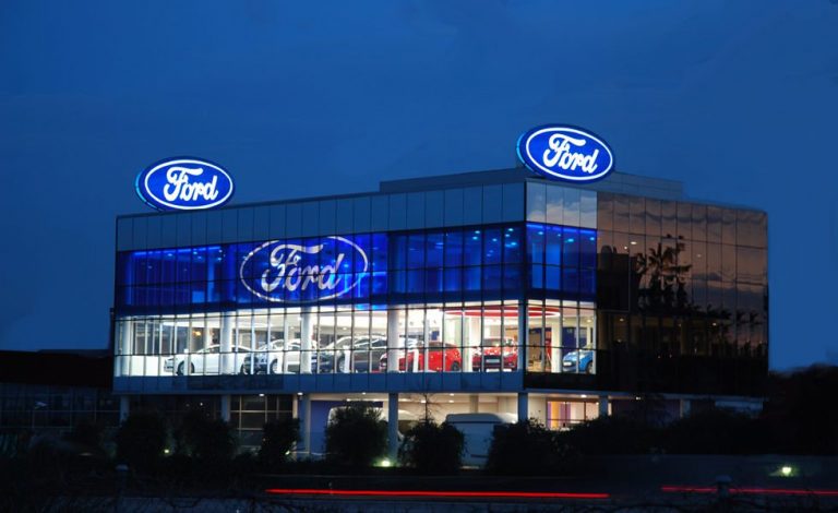 Nuevo Ford Store. Al servicio del cliente