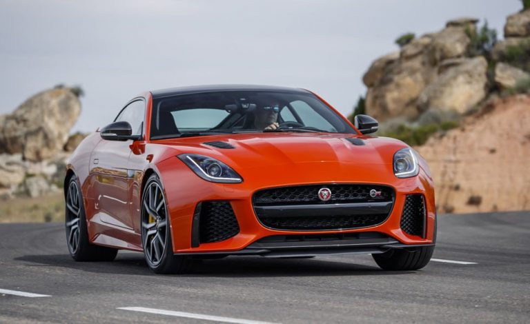 Jaguar F-Type SVR. Vamos de carreras