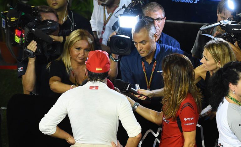 Fernando Alonso habló dentro y fuera de la pista