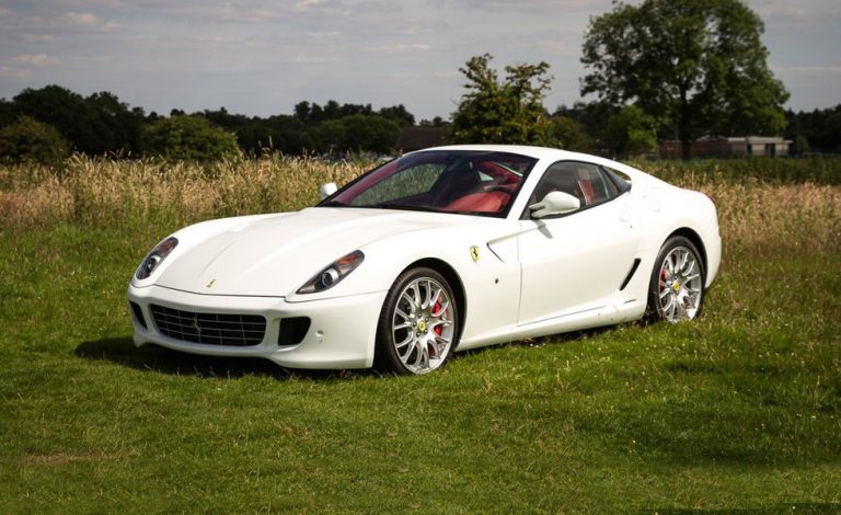 Ferrari 599 GTB. Este es más barato que un Porsche 911 Carrera