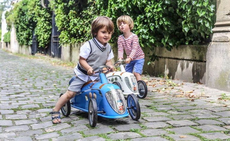 Peugeot. Ahora coches de juguete