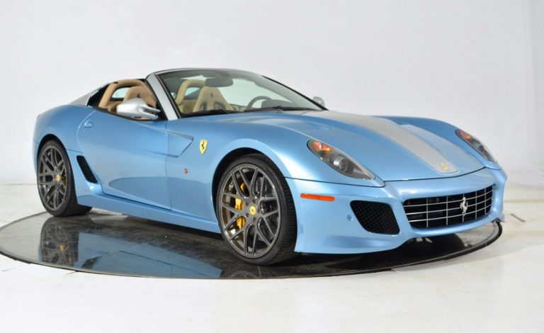Ferrari 599 SA Aperta. Este está a la venta en Nueva York