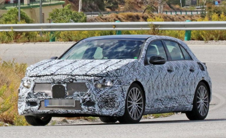 Mercedes A43 AMG 2018. Cazado en pleno desarrollo