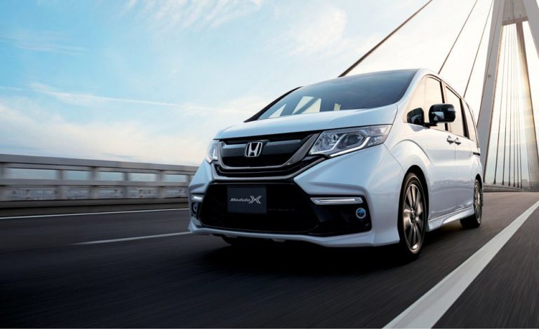 Honda Step WGN Modulo X. Con deportividad adicional