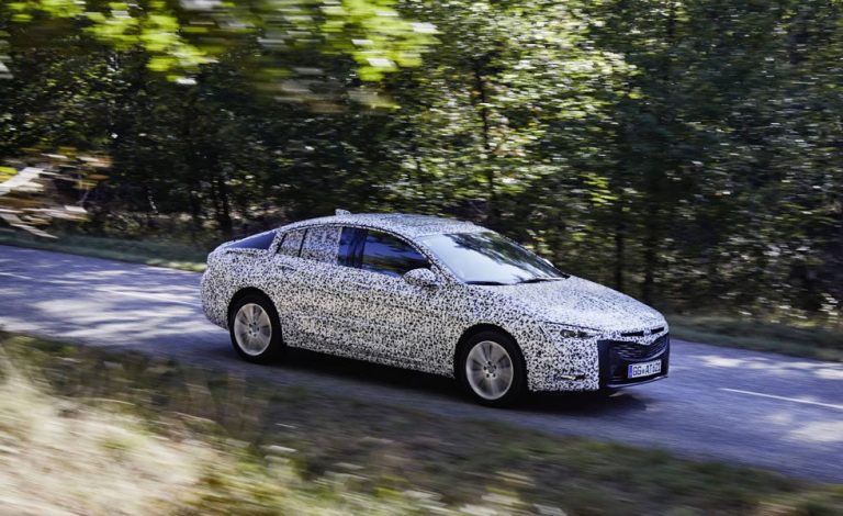 Opel Insignia 2017. Probamos los prototipos de validación