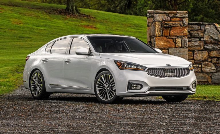 Kia Cadenza 2017. Es más barato que su antecesor