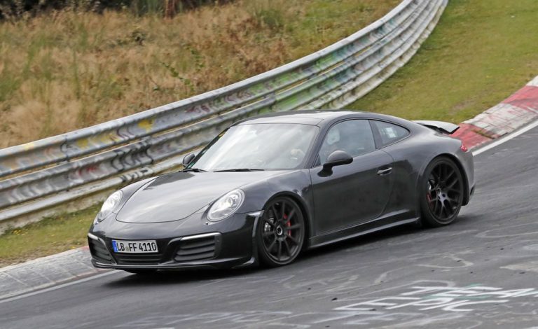 Porsche 911 2018. Está en la pista