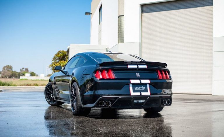 Ford Shelby Mustang GT350. Con nuevos escapes Borla