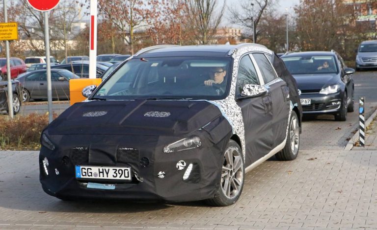 Hyundai i30 CW. Cazado en plena calle