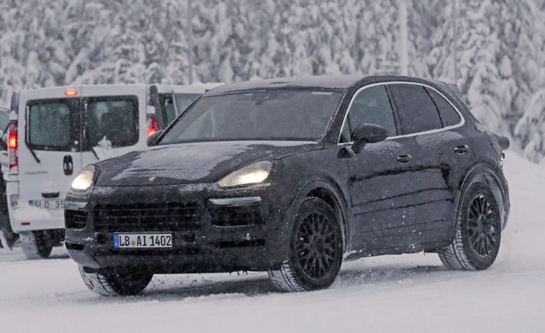 Porsche Cayenne 2018. Se prepara en la nieve