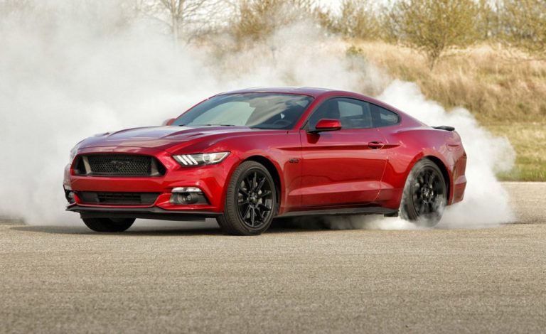 Ford Mustang y Ford F-150. Se volverán híbridos