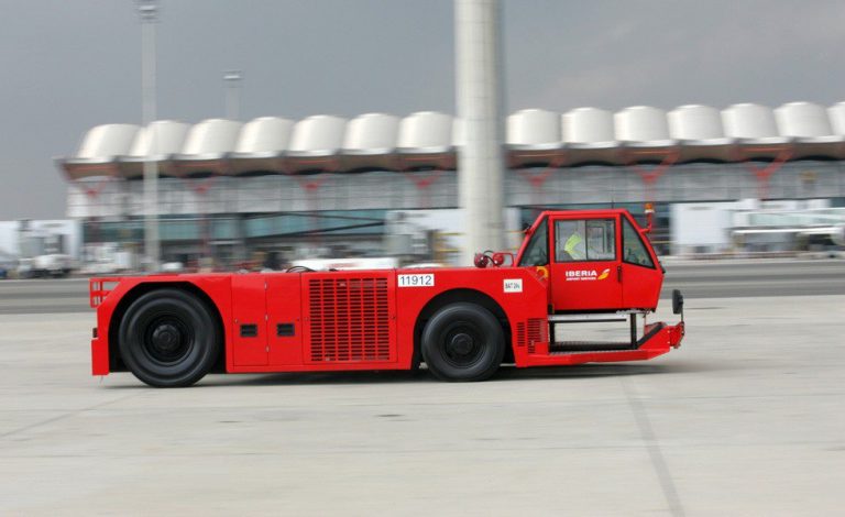Push Back FMC Expediter-400. La hormiga atómica