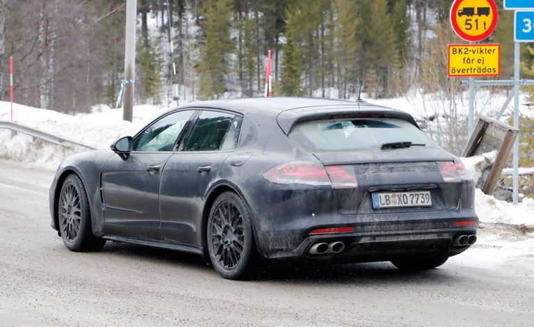 Porsche Panamera Sport Turismo. Casi desnudo