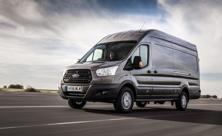 Ford Transit. Estrenan asistente de viento cruzado