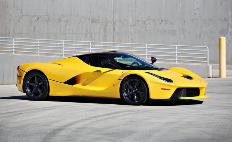 Ferrari LaFerrari. Cómprate el único en color amarillo