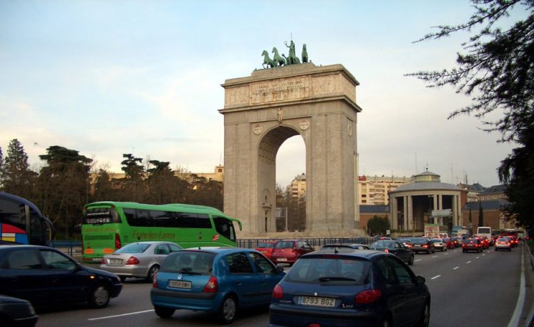 Límite 70 km/h y fuera los vehículos contaminantes