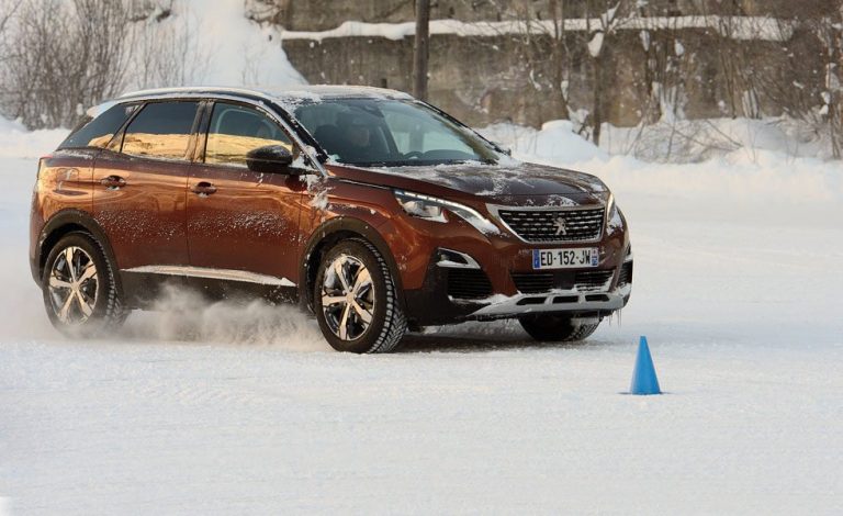 Peugeot 3008 Advanced Grip Control. Garras en la nieve