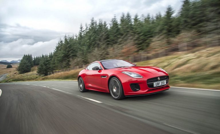 Jaguar F-Type. 4 cilindros y 300 CV