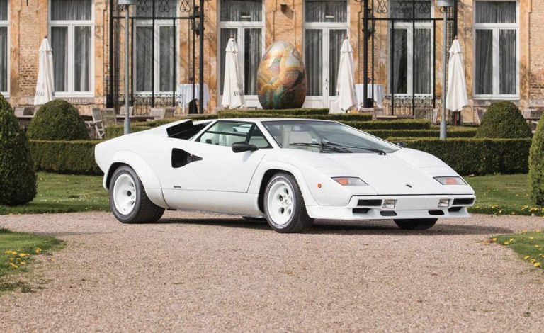 Lamborghini Countach 5000 QV by Bertone. Con oro de 23 quilates