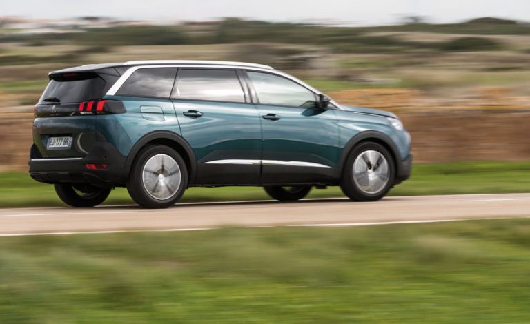 Conducimos el Peugeot 5008 Puretech 130. Qué grande