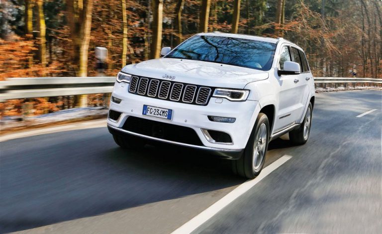 Conducimos el Jeep Grand Cherokee. Bodas de plata