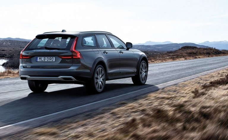 Conducimos el Volvo V90 Cross Country D4. Un gran viajero