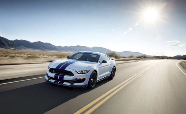 Ford Mustang Shelby GT350. Radical
