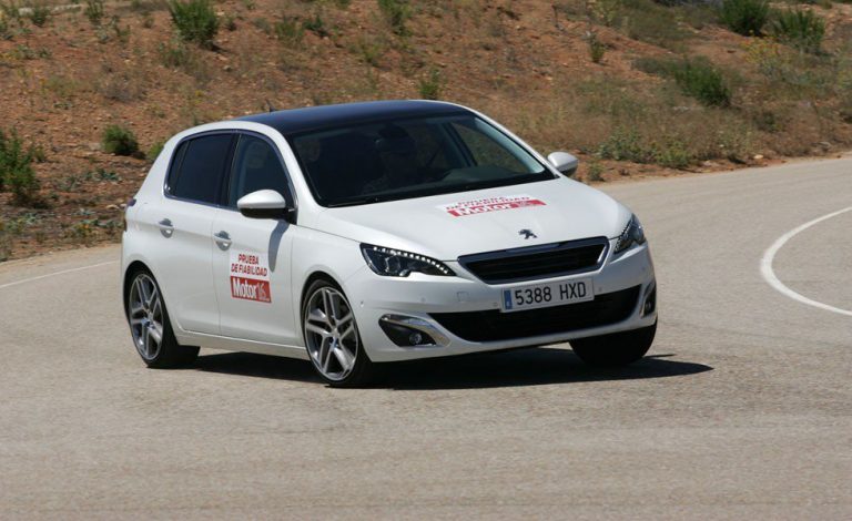 Peugeot 308 1.2 THP 130 CV. 25.000 km y subiendo…
