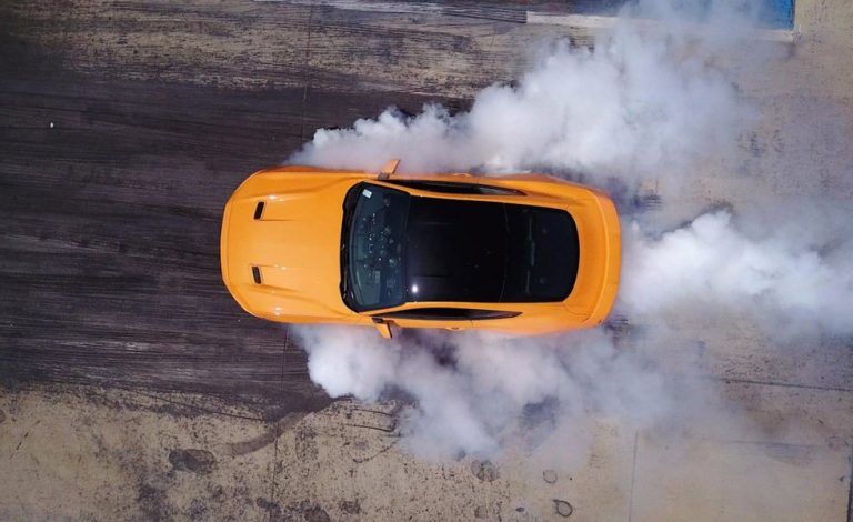 Ford Mustang. Estrena un programa para quemar goma