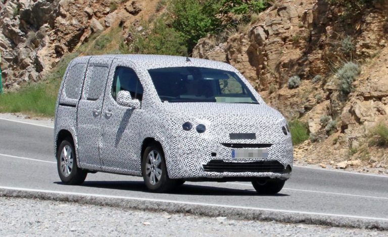 Peugeot Partner 2018. Pillado en la carretera