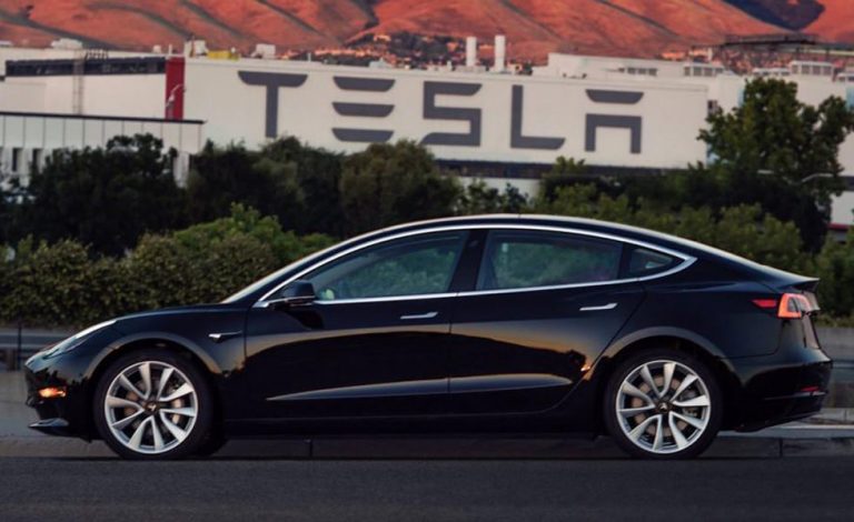 Tesla Model 3. La primera unidad ya está entre nosotros