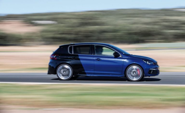 Conducimos el Peugeot 308 GTI. Furia en el circuito