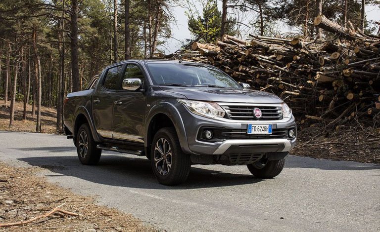 Fiat Fullback. Puede circular como un turismo