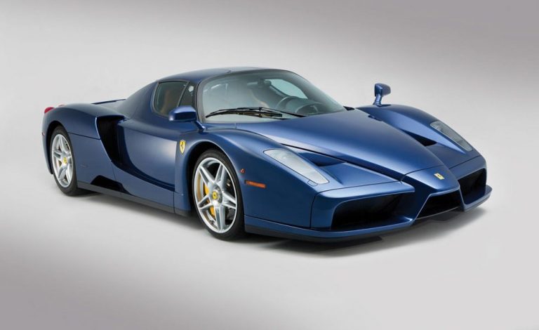 Este Ferrari Enzo en color Blu Tour de France es único y se subasta
