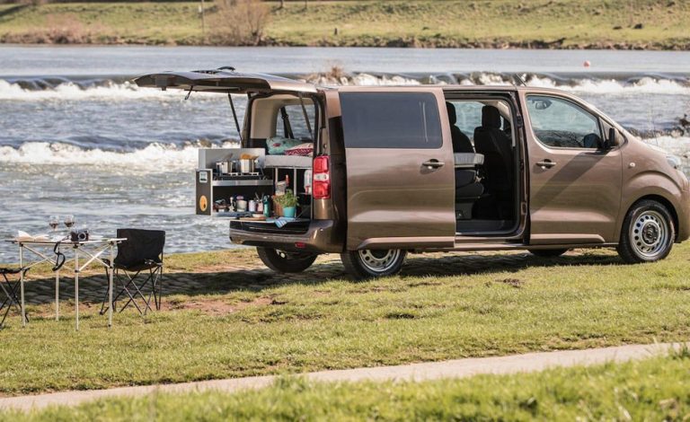 El Toyota ProAce Verso se convierte en un vehículo camper