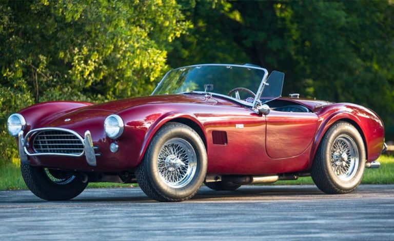 Este Shelby Cobra Roadster tan especial puede ser tuyo