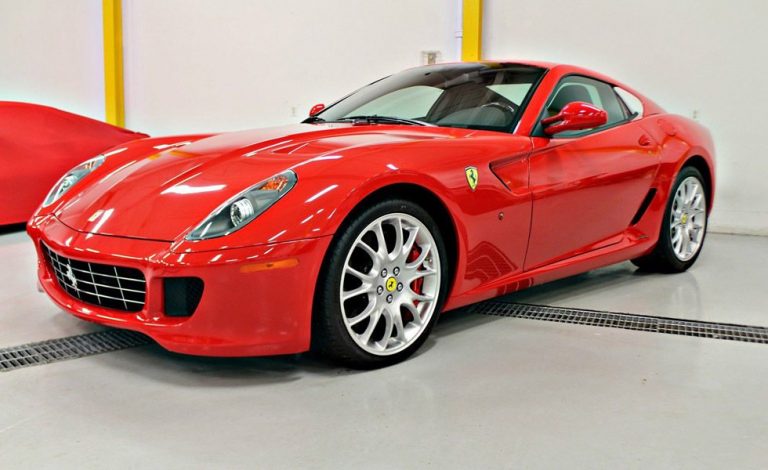¿Se te ocurre algo mejor que este Ferrari 599 GTB manual?