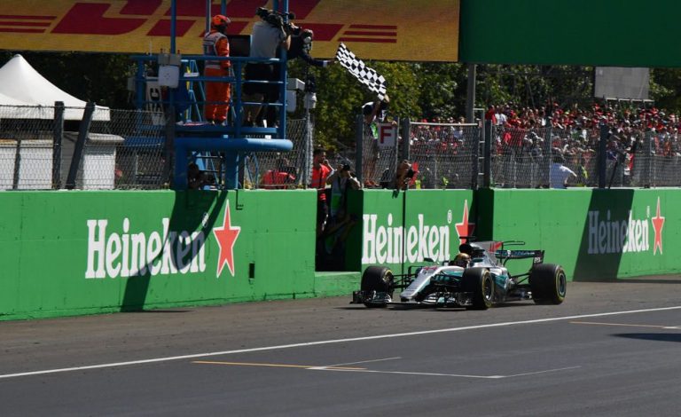 Gran Premio de Italia de Fórmula 1. Hamilton se dio un paseo por el parque de… Monza