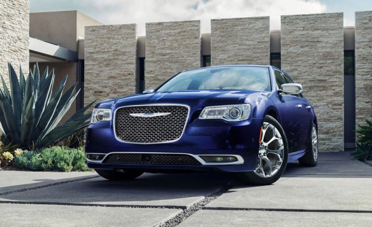 Chrylser 300. Coge fuerzas en su país natal