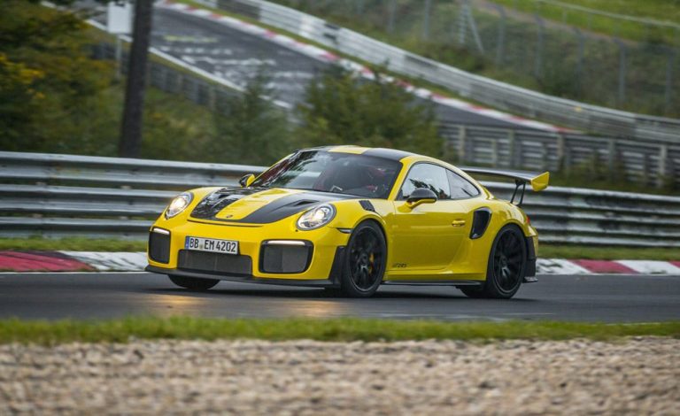 6 minutos y 47,3 segundos. Así se las gasta el Porsche 911 GT2 RS en Nürburgring