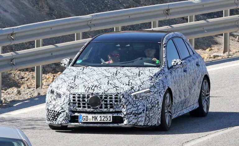 Mercedes-AMG A45. De nuevo pillado en acción