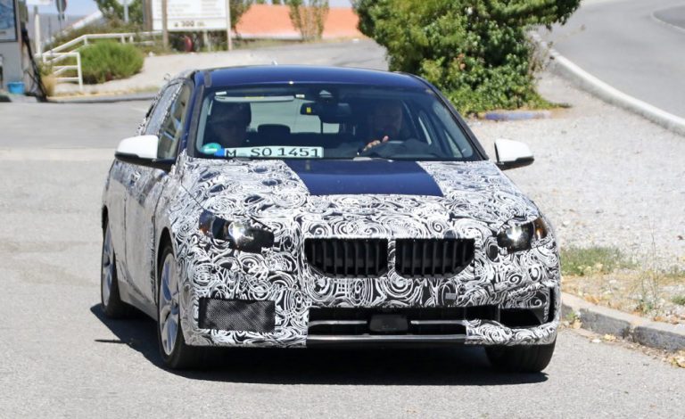 BMW Serie 1. Revelando su frontal
