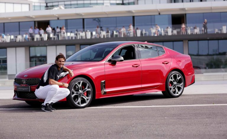 Kia Stinger. Rafa Nadal presume de potencia