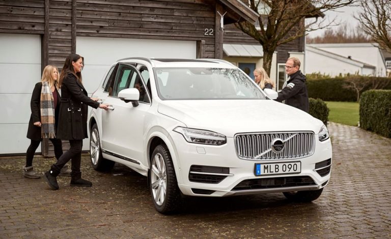 Volvo. Las familias suecas prueban la conducción autónoma