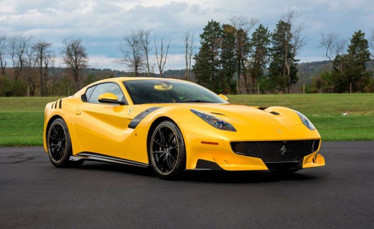 Ferrari F12 tdf. Con 108.650 euros en extras y a subasta