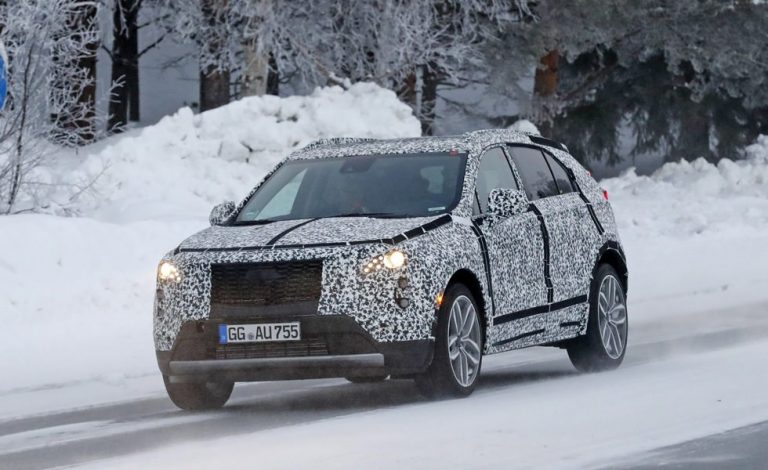 Cadillac XT4 2018. Cazado en plenas pruebas invernales