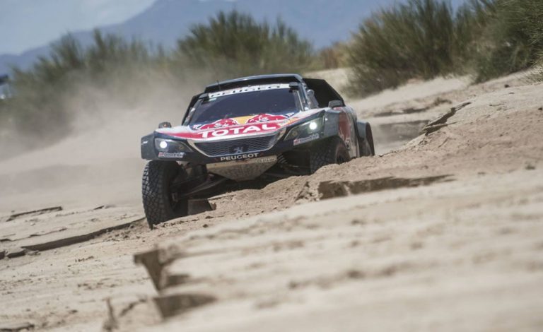 Dakar 2018. Carlos Sainz resiste el vendaval Peterhansel