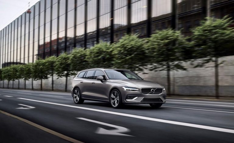 Volvo lanza el V60 Station Wagon. Un V90 a escala