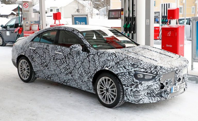 El Mercedes CLA se acerca